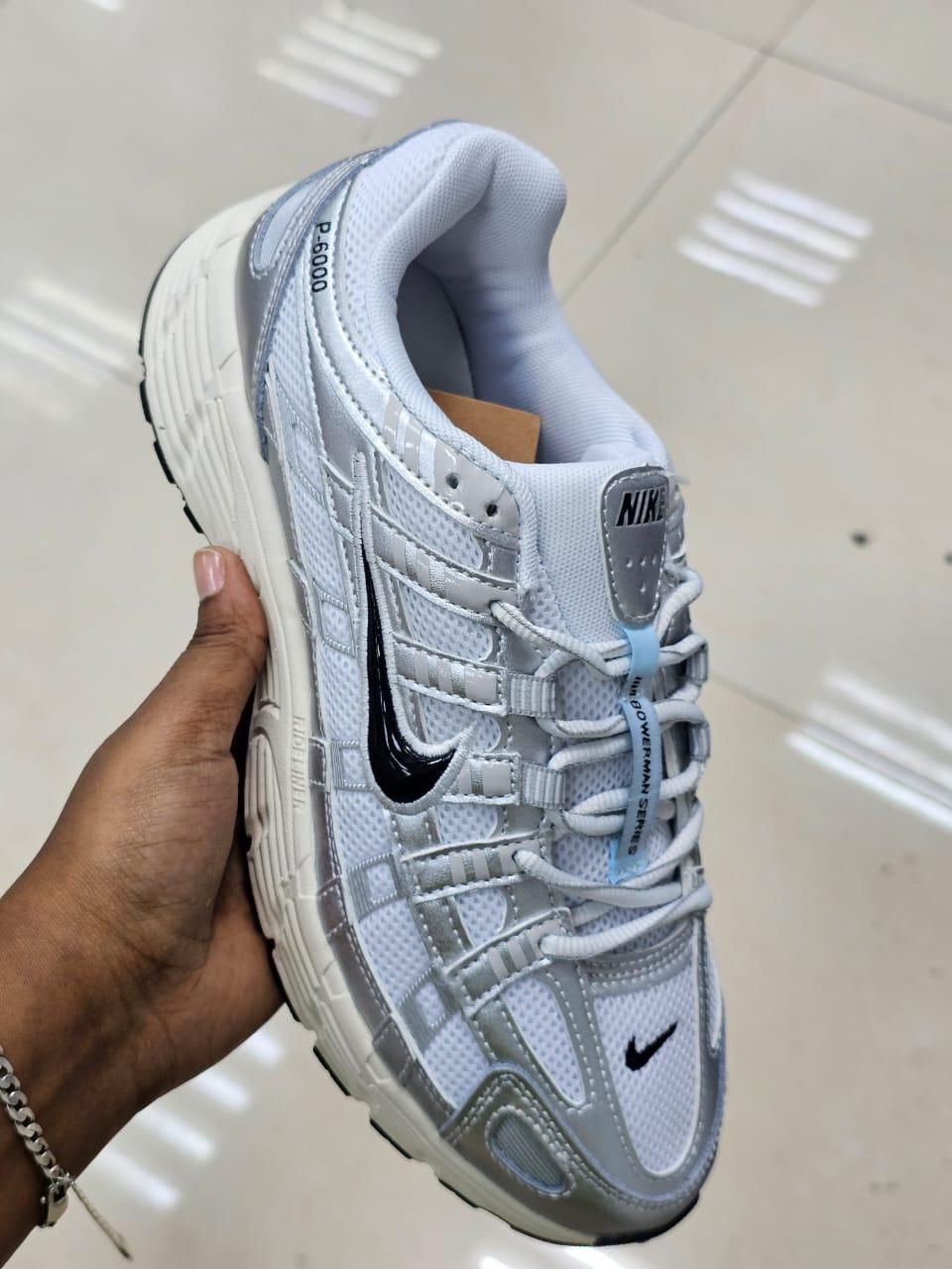 00e3a082-7103-41b1-8eb4-4a32d8ee6d4a-2 Nike p 6000 - Image 1