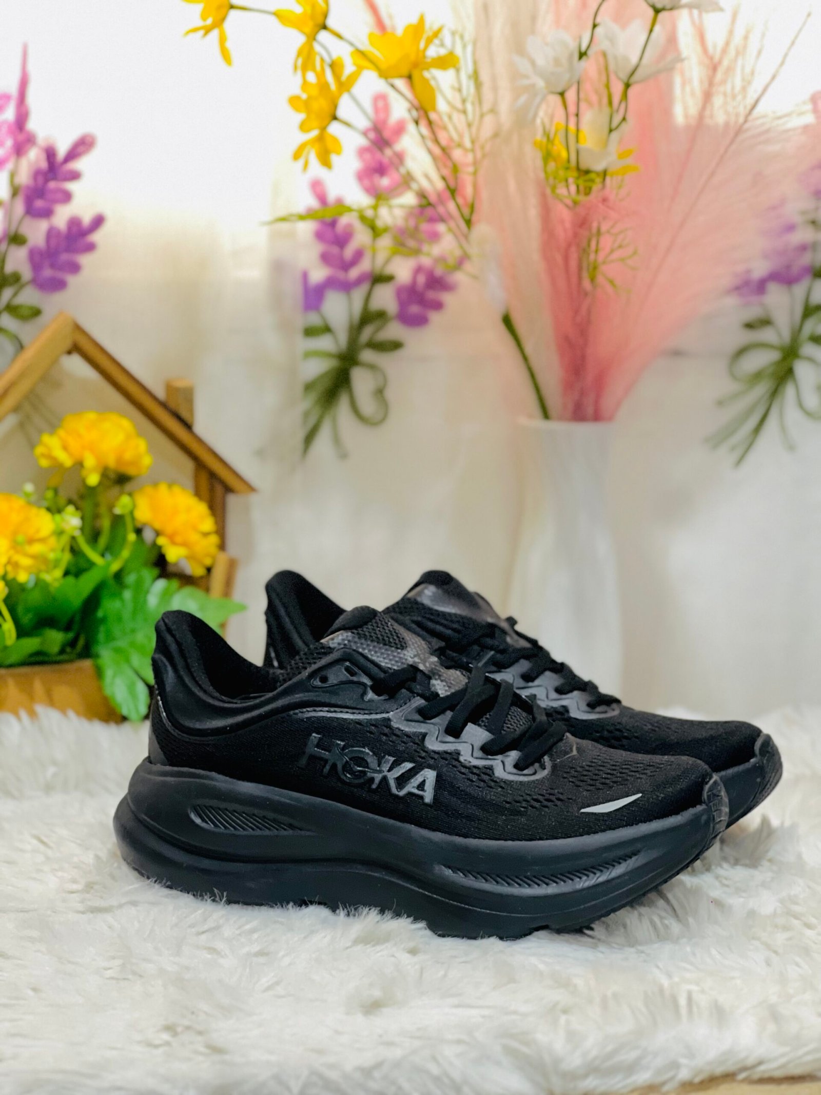 img_0753-4 Hoka - Image 1